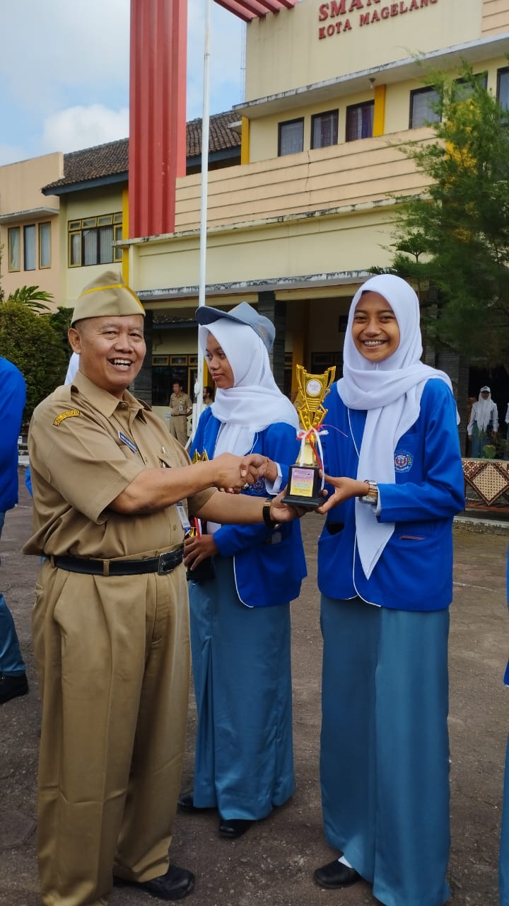 Aisyah Marsha Al Rabbani (XII F3.2) Juara 3 Kriya dalam kejuaran FLS2N tingkat Kota Magelang tahun 2024.